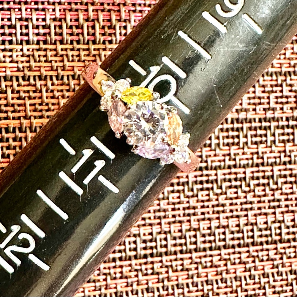 Elegant Multi Colored Stones Women's Ring